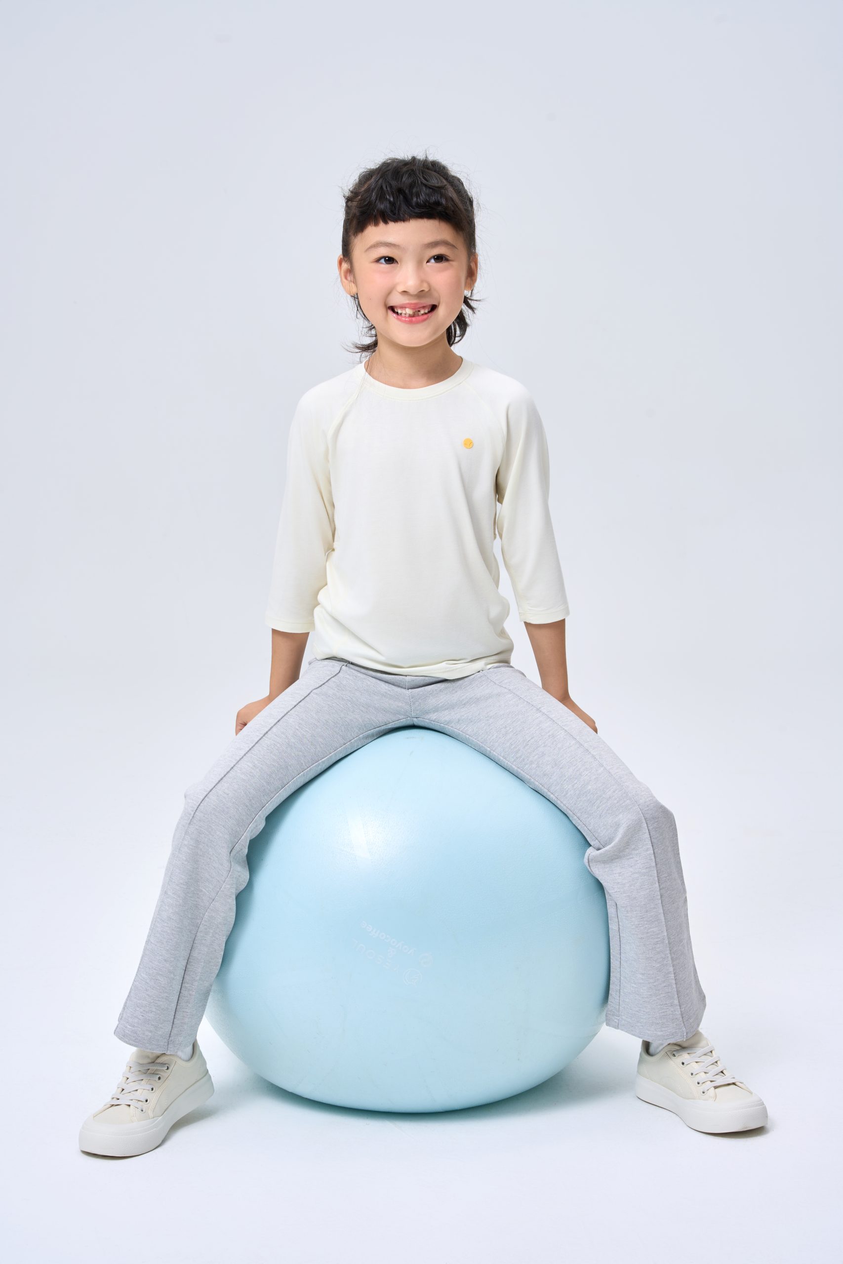 All-Season Anti-Bacterial 3/4 Sleeve Breathable Quick-Dry Top - Image 4